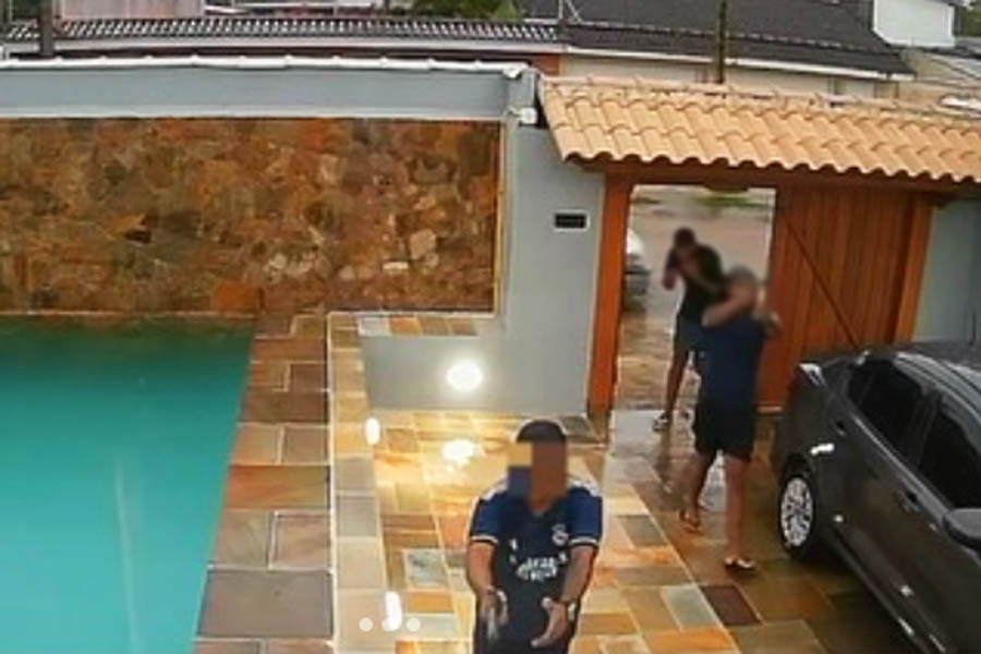 Criminosos são presos após invadirem e furtarem uma casa em Guarujá