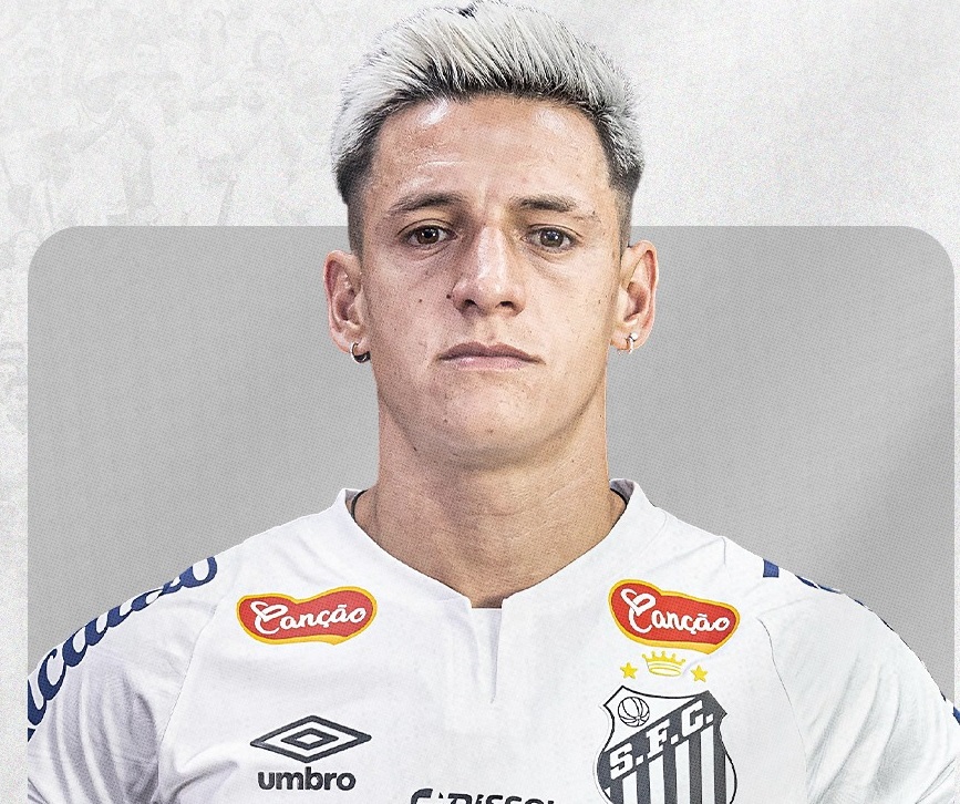 Santos anuncia Léo Godoy como novo reforço