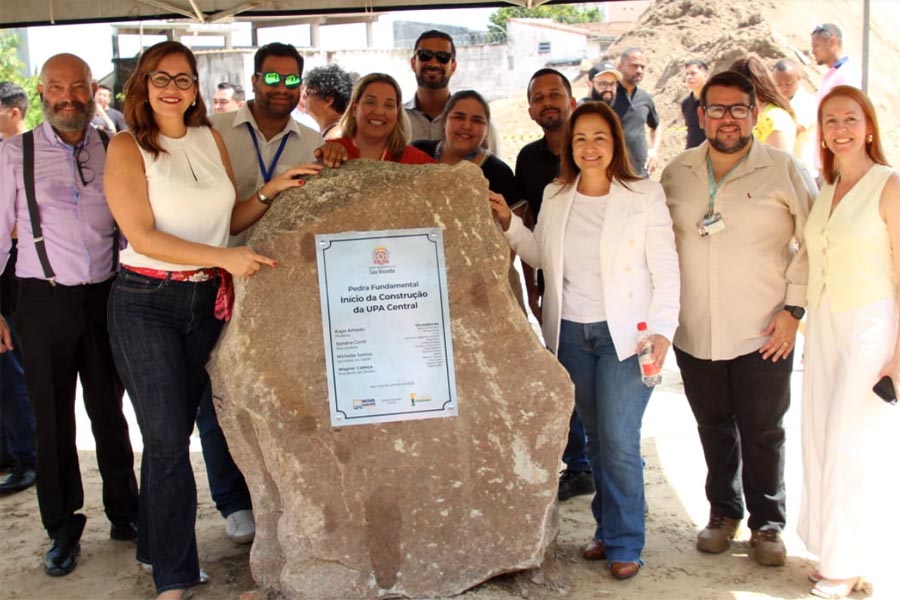 Pedra fundamental marca início da construção da primeira UPA Central 24h de São Vicente