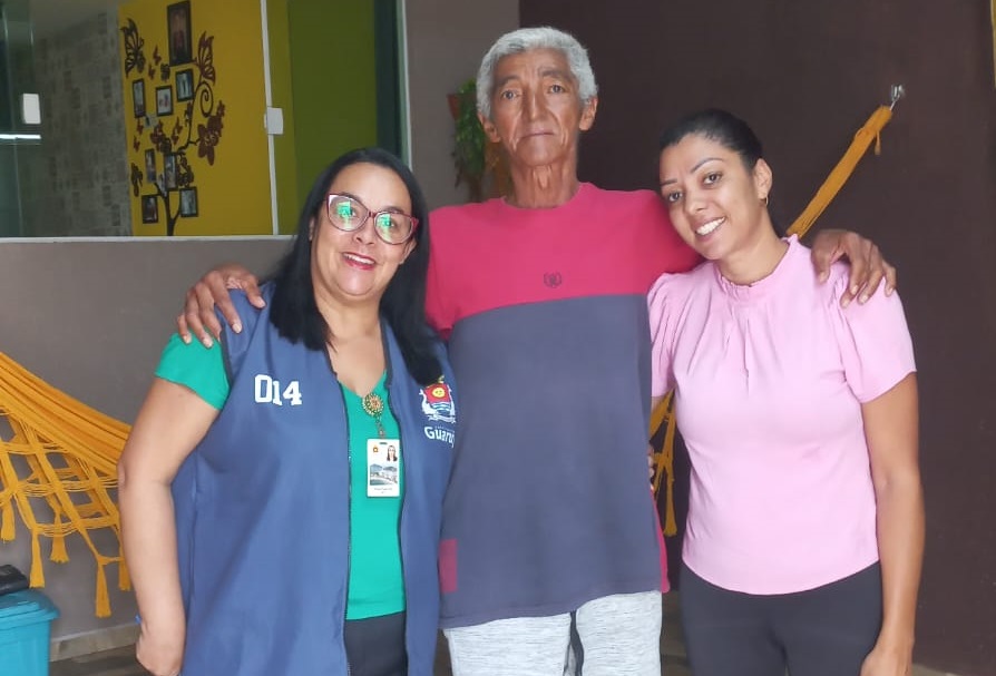 Idoso reencontra família do interior após ser achado desorientado em Guarujá