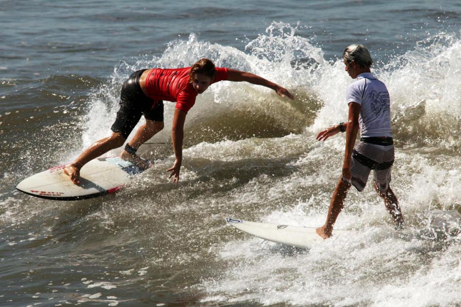 Centro de Treinamento de surfe em Santos abre 20 vagas para formar atletas de competição