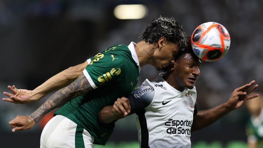 Hugo pega pênalti e Corinthians segura empate diante do Palmeiras com um a menos