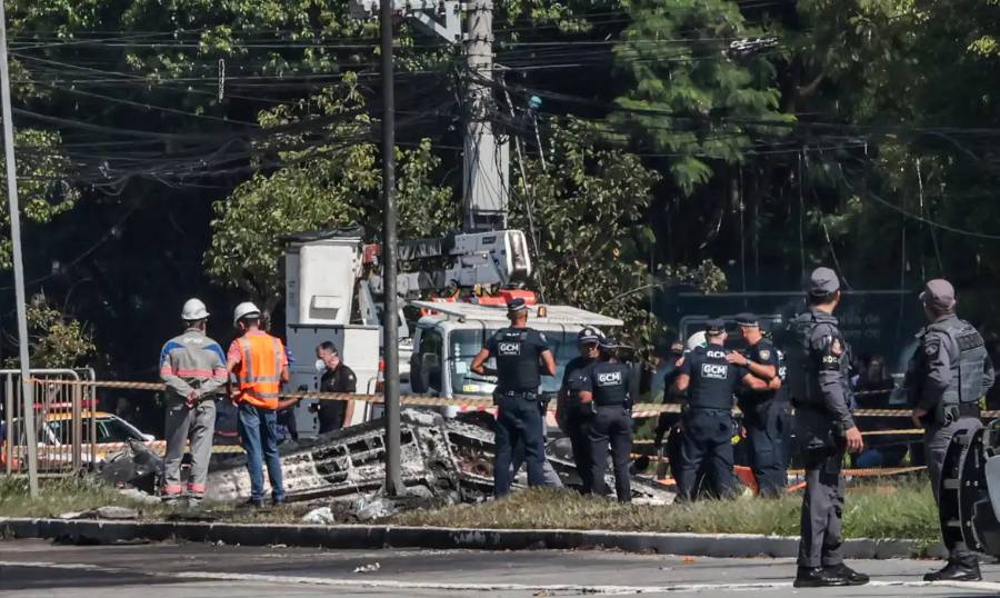 No contrafluxo: ônibus atingido por avião ia para Pirituba com 7 pessoas