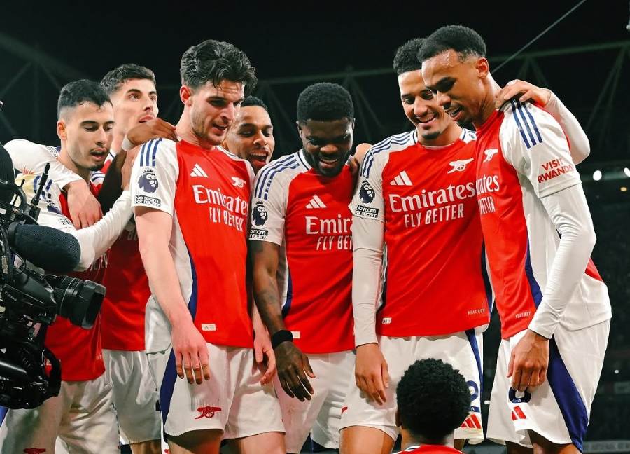 Arsenal goleia e breca reação do Manchester City no Campeonato Inglês