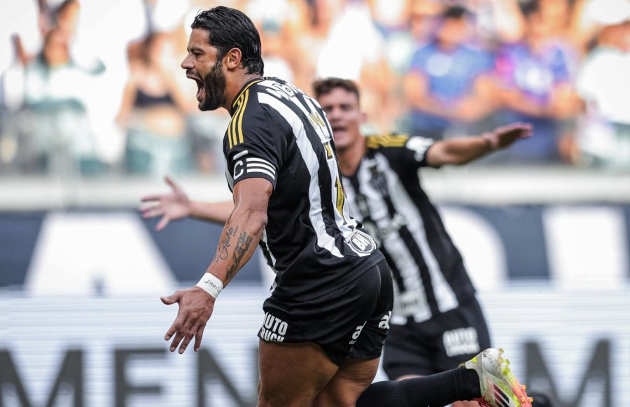 Atlético-MG vence o Cruzeiro com gols de Hulk e expulsão de Gabigol