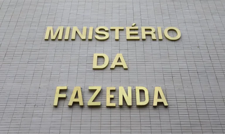 Dívida pública federal cresce 12,2% e chega a R$ 7,3 tri em 2024, aponta Ministério da Fazenda