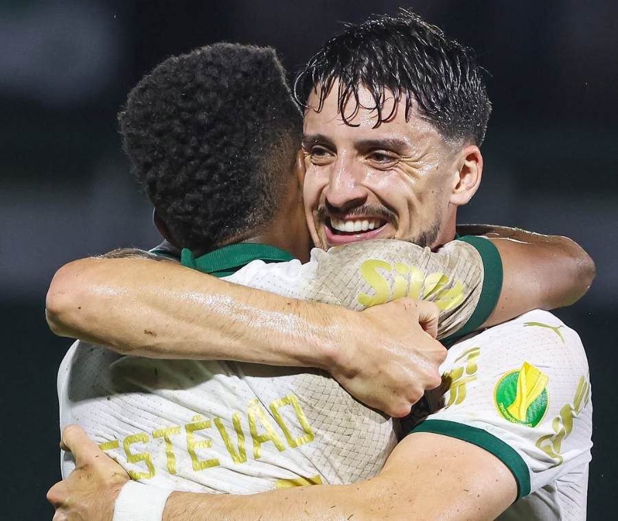 Estêvão desencanta e dá show em goleada do Palmeiras sobre o Guarani