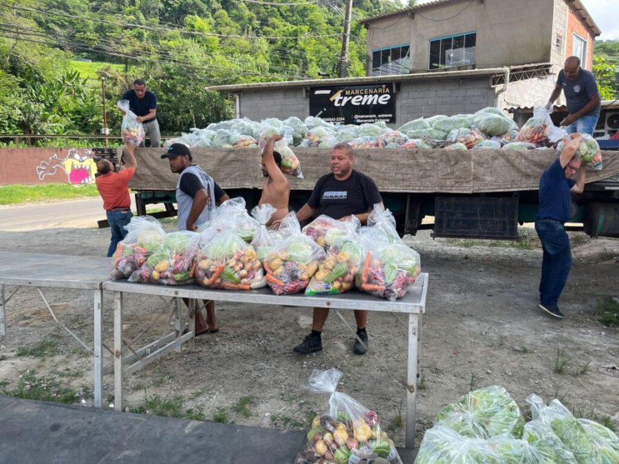 Cubatão entrega cestas de alimentos para famílias cadastradas nos Cras