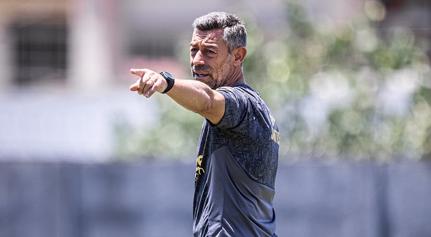 Com alteração na defesa, Caixinha esboça Santos titular contra Corinthians