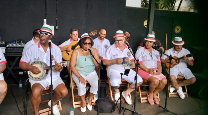 Velha Guarda da União Imperial comanda a festa no Chorinho do Aquário