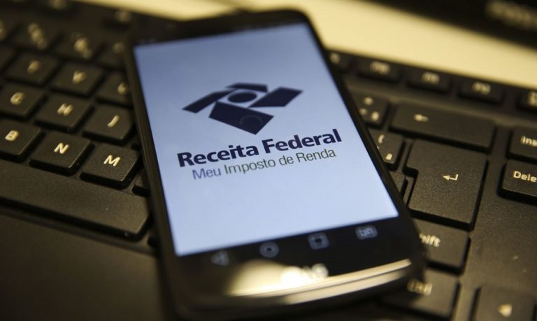 Imposto de renda mínimo deve pegar milionários e pode gerar superávit, mostra estudo