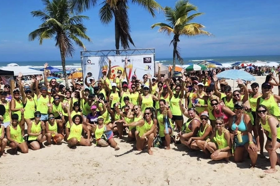 Torneio de Beach Tennis exclusivo para mulheres agita praia de Guarujá