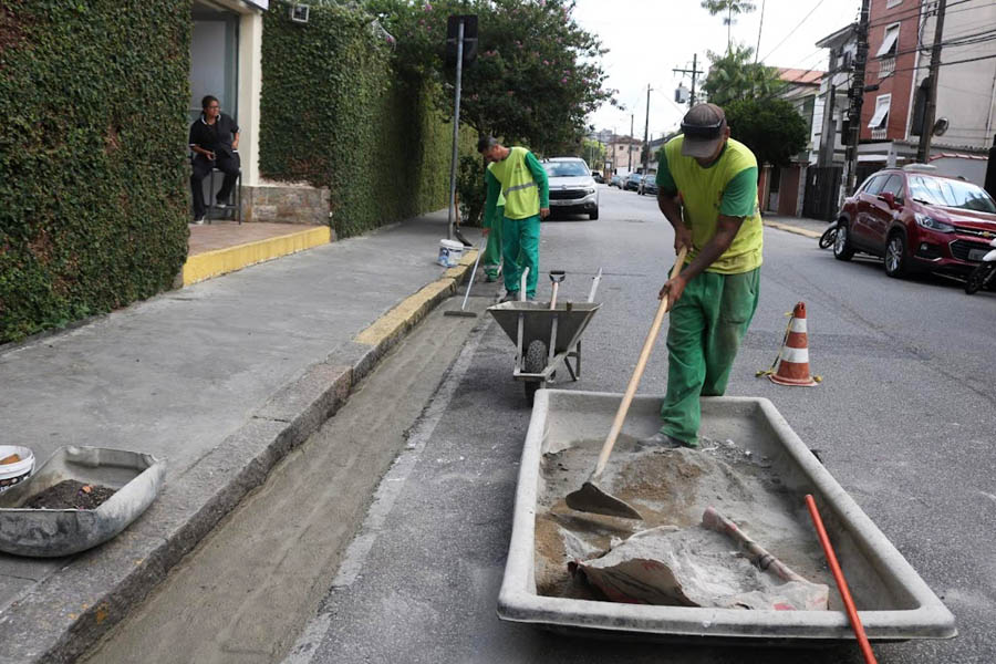 Santos inicia programa para recuperar 460 km de calçadas