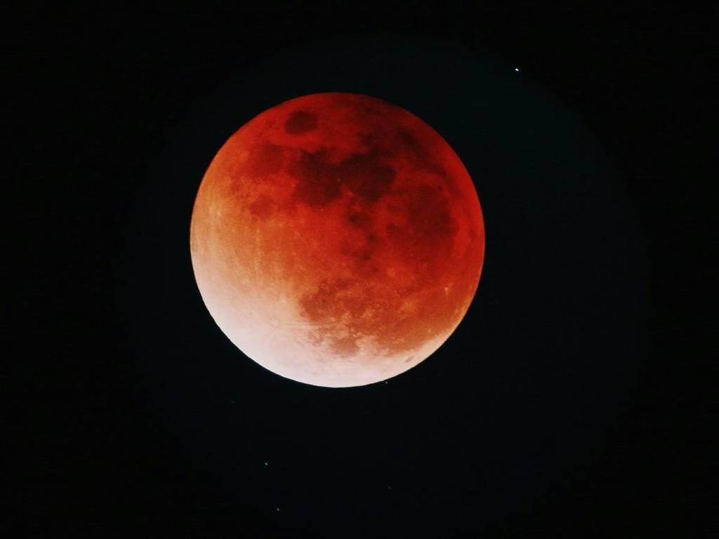 Lua de Sangue: eclipse lunar total pode ser visto de todo o Brasil na madrugada desta sexta