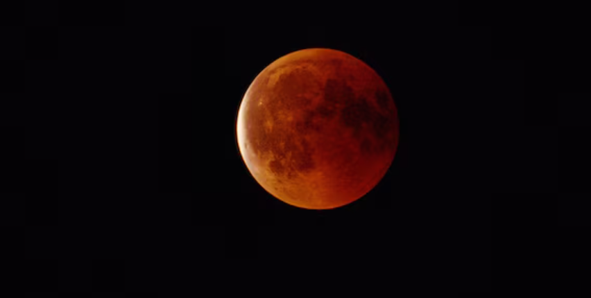 Onde assistir ao primeiro eclipse lunar do ano em SP