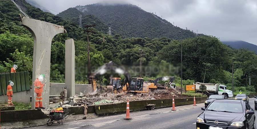 Concessionária finaliza remoção de destroços da passarela que desabou em Cubatão