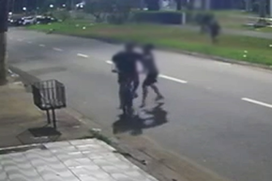 Ciclista é atacado e roubado por trio na Linha Amarela, em São Vicente; VÍDEO