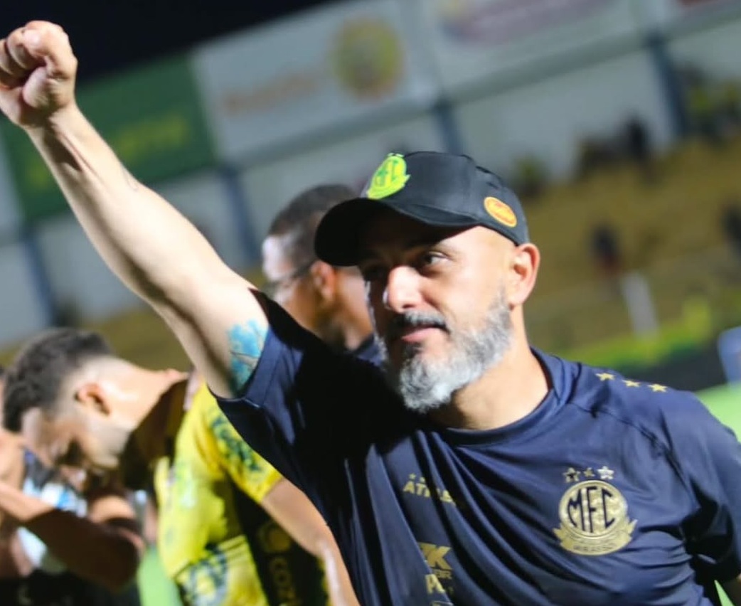 Reprodução/Instagram @rafaelguanaesoficial