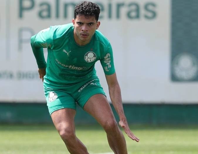  Cesar Greco / Powered by 