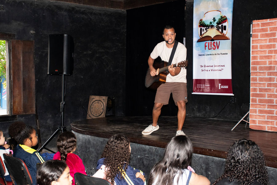 Festival Literário de São Vicente transforma palavras em arte e celebra o orgulho vicentino