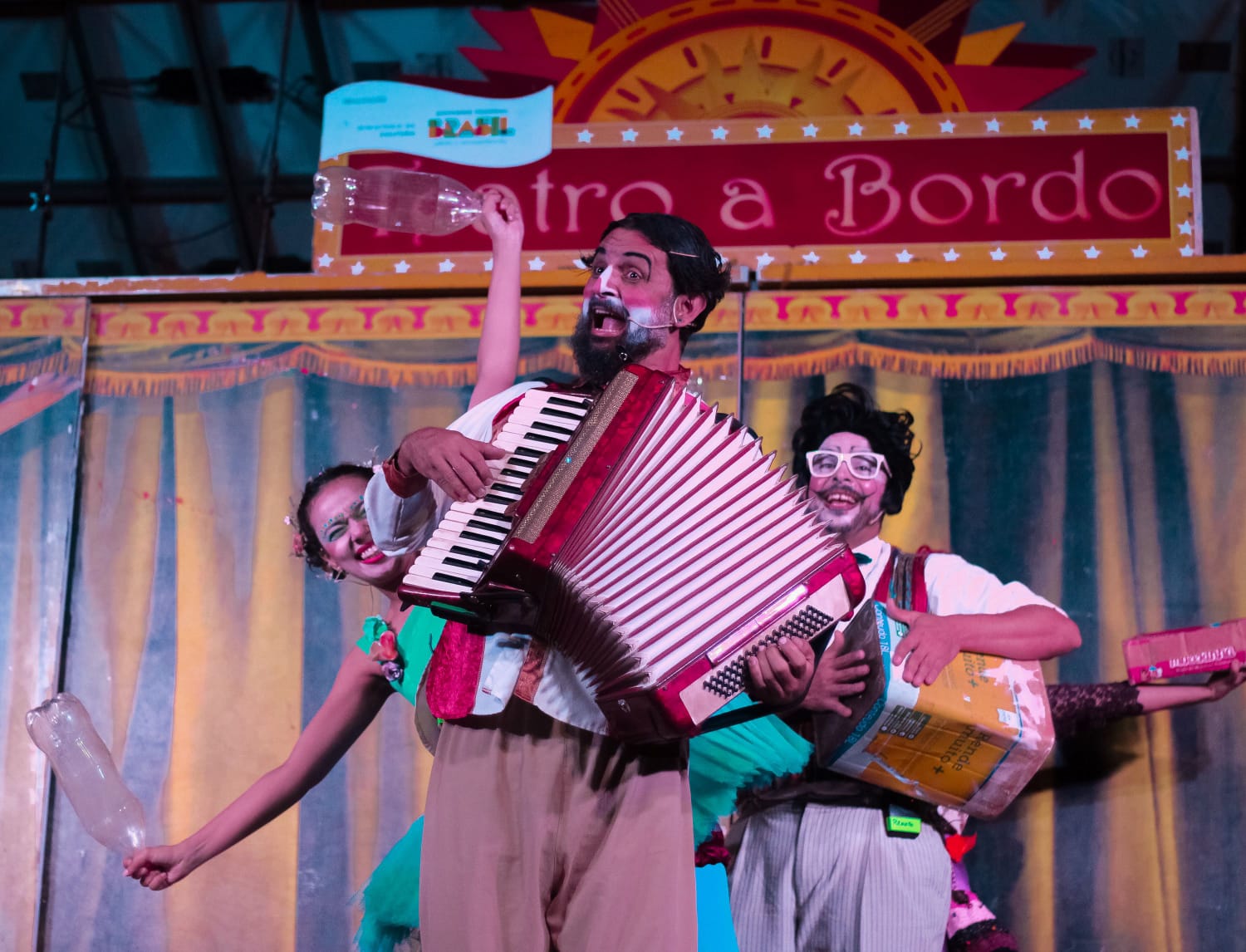 Projeto Caixola Recicla chega a São Vicente com espetáculos gratuitos nesta semana