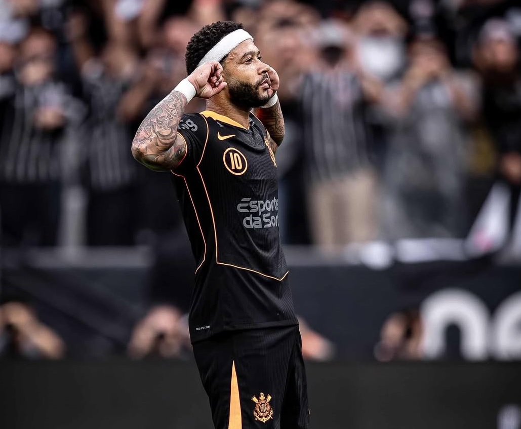 Reprodução/Instagram @memphisdepay