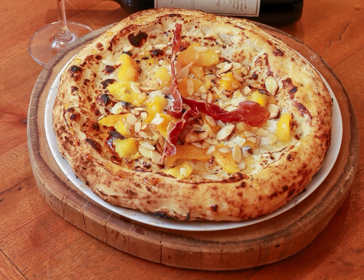 Casato Pizzeria aposta em pizzas napolitanas e ingredientes importados no Gonzaga