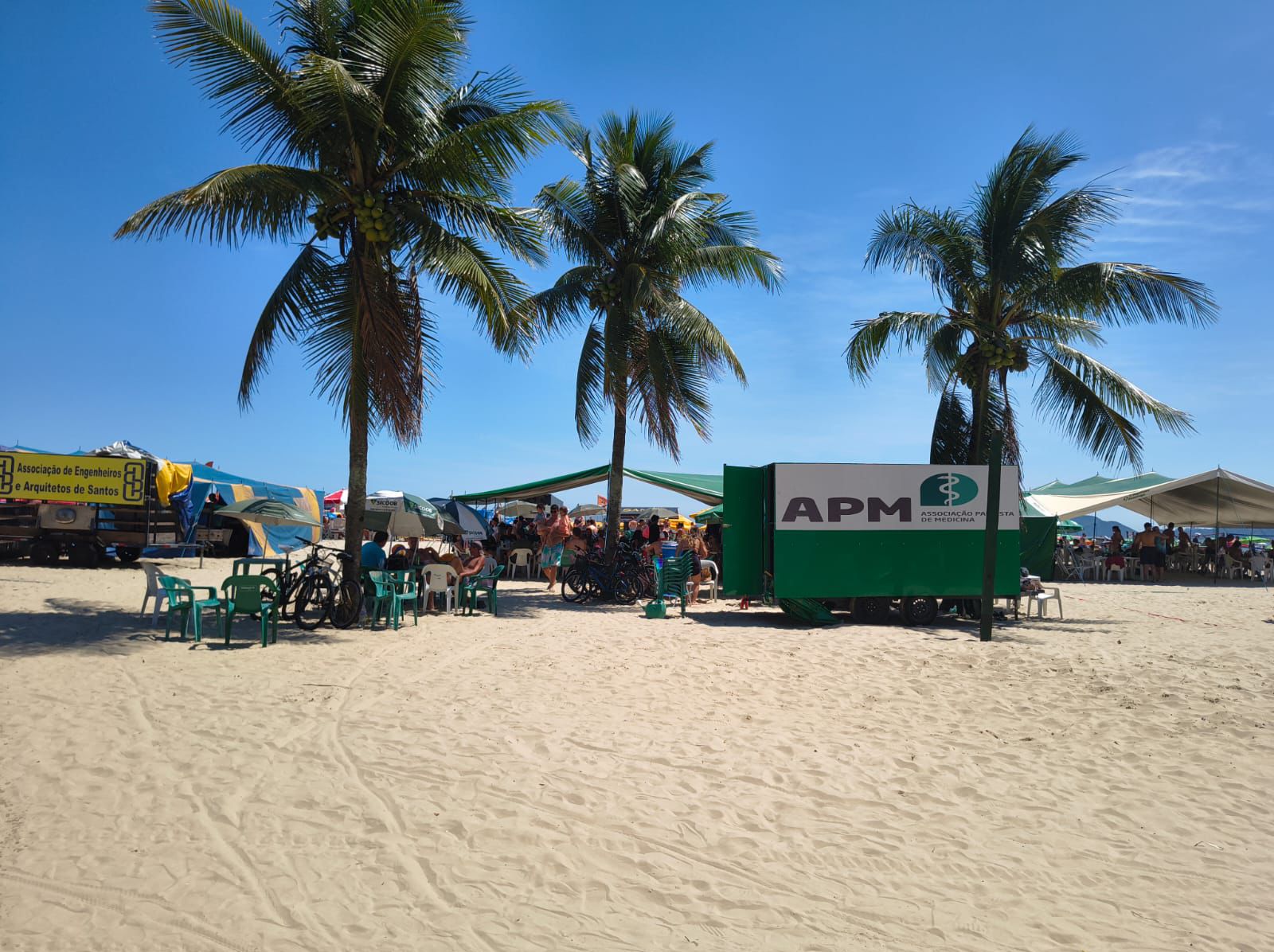 Estação Saúde leva ações de prevenção, esporte e cultura à praia de Santos
