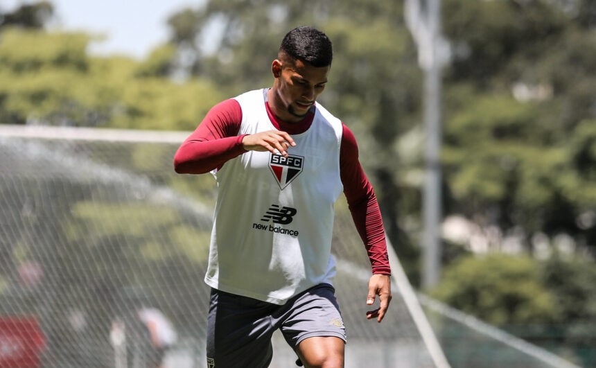 Chapecoense tenta retorno de Maílton, do São Paulo, por empréstimo