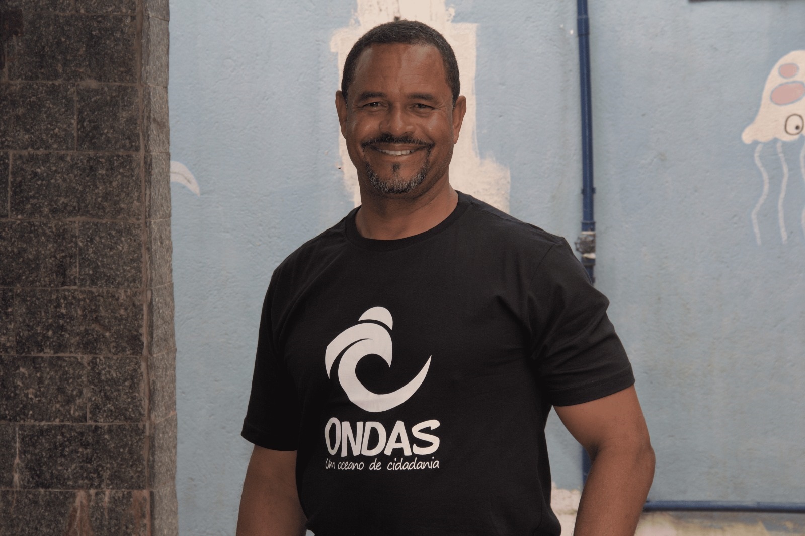 Criado por bicampeão brasileira de surf, Projeto Ondas vira referência social em Guarujá