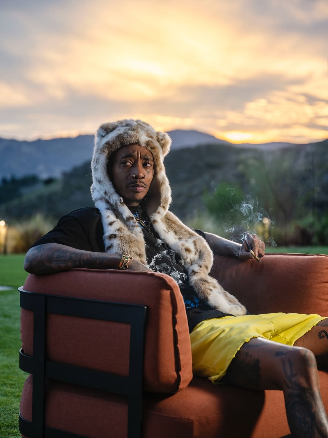 Wiz Khalifa é condenado a 9 meses de prisão após fumar maconha em show na Romênia