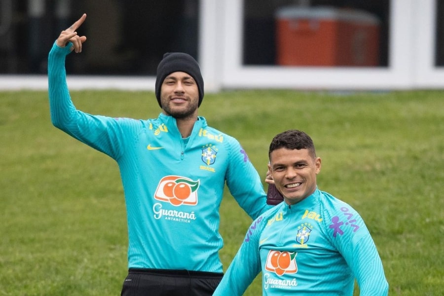 Thiago Silva detalha distanciamento entre Neymar e Mbappé