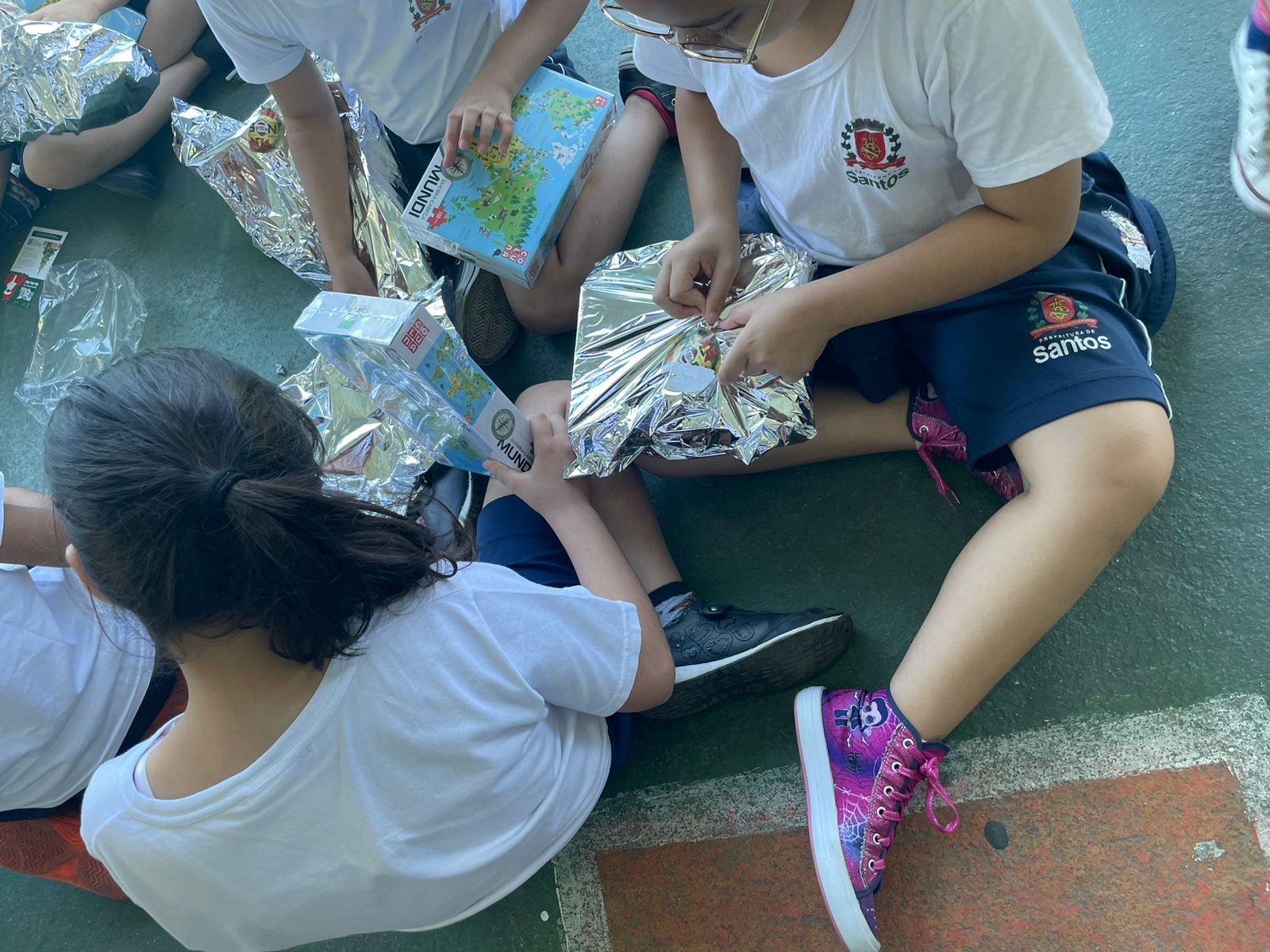 Campanha “Papai Noel Existe” leva mais de 2 mil brinquedos a crianças da região