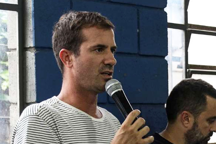 Bob Burnquist, lenda do skate internacional, vem a Santos neste sábado