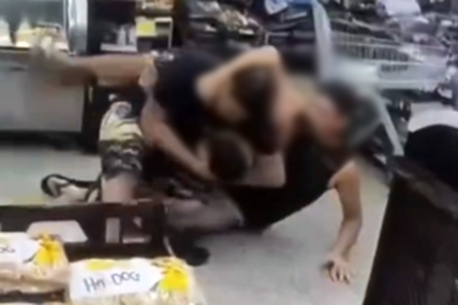 Tumulto na fila do açougue acaba em briga generalizada em supermercado de Itanhaém; VÍDEO
