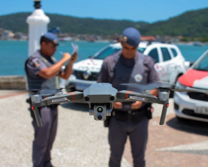 150 drones monitoram a orla no litoral de SP durante a Operação Verão