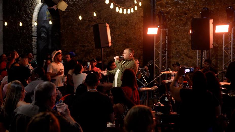 Evento de samba arrecada leite para o Fundo Social de Santos nesta sexta