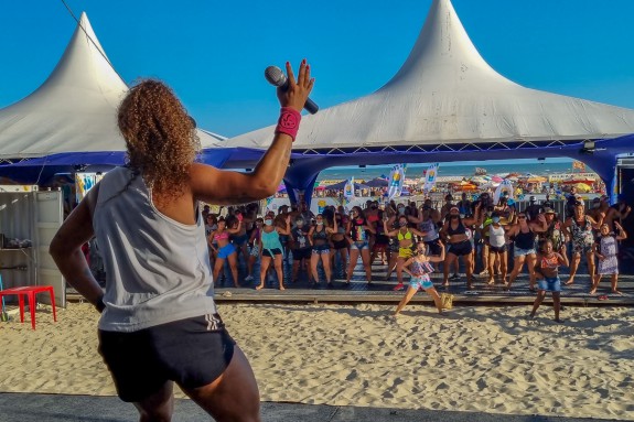 Estação Verão Praia terá oito arenas com atividades gratuitas em PG