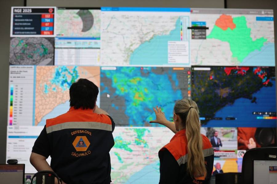 Defesa Civil alerta para chuvas intensas, governo reúne prefeitos e monta gabinete de crise