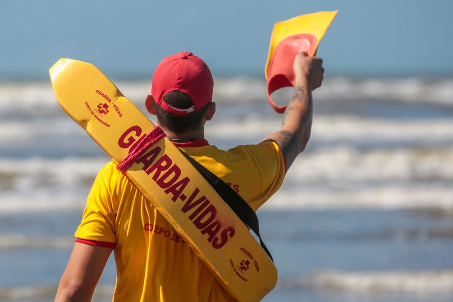 Litoral de SP teve queda no número de mortes causadas por afogamento neste ano