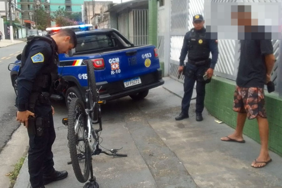 Suspeito de roubar celular em Praia Grande é identificado e preso em São Vicente