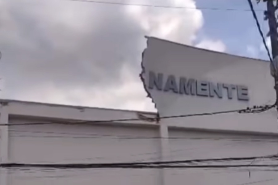 Rajadas ultrapassam 90 km/h na região; ventania causou queda de telhado em igreja de Santos