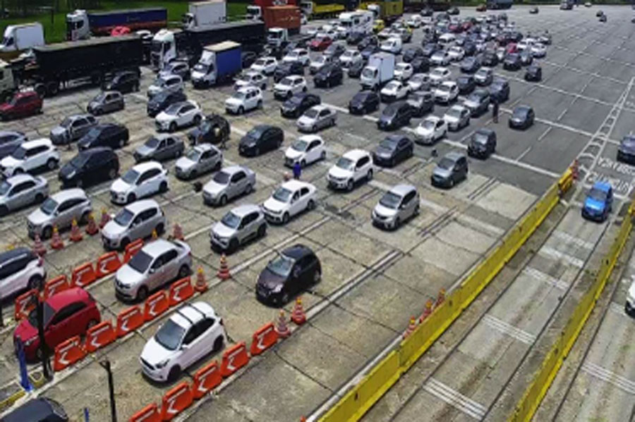 Rodovia dos Imigrantes e Anchieta registram congestionamento nesta segunda