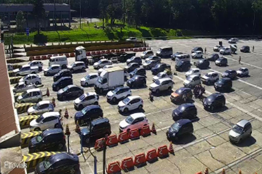 Motoristas enfrentam lentidão nas rodovias no sentido Litoral e Capital