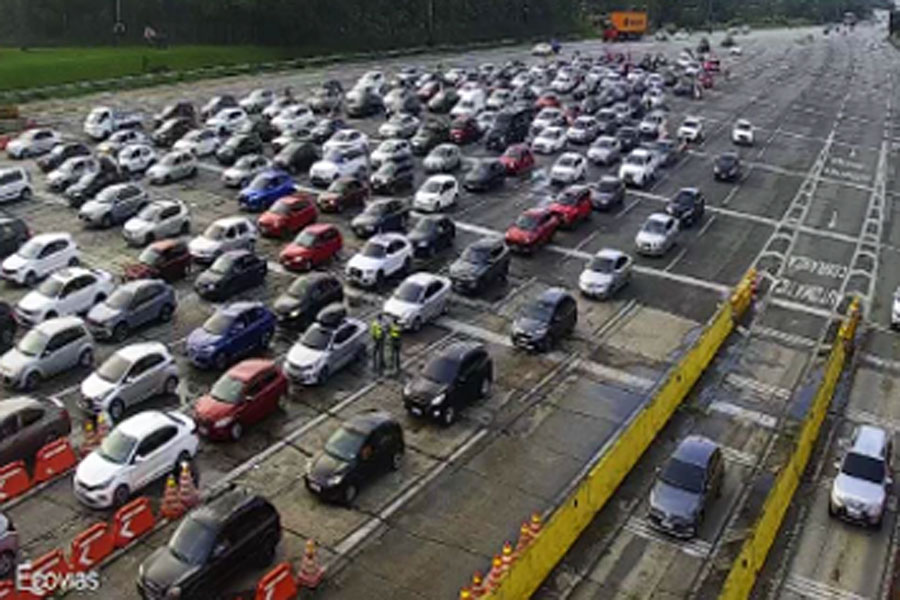 Rodovia dos Imigrantes apresenta pontos de congestionamento nesta terça