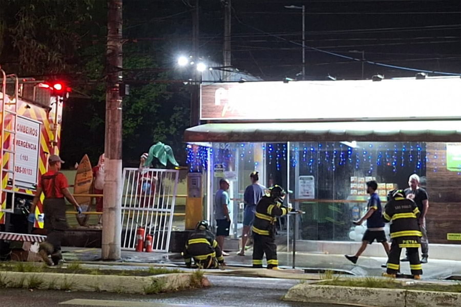 Incêndio atinge loja de produtos naturais em Santos