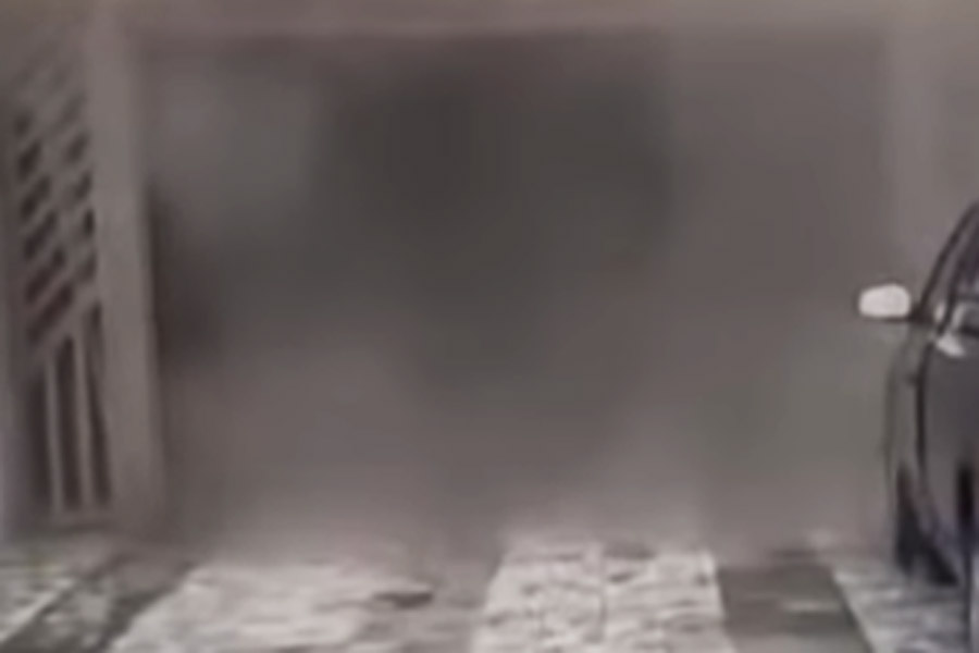 Incêndio atinge garagem de prédio no Gonzaga, em Santos