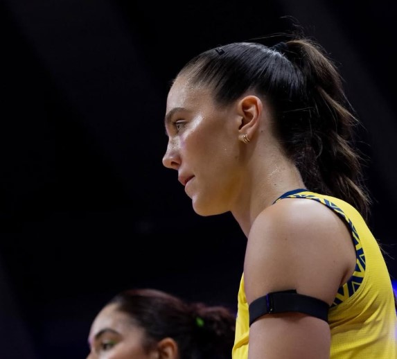 Central Julia Kudiess é eleita a 5ª melhor jogadora do vôlei mundial