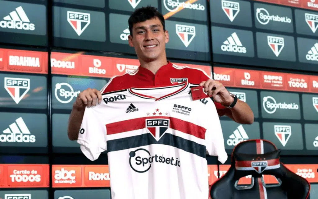 Com seis nomes na mesa, São Paulo e Botafogo negociam trocas de jogadores