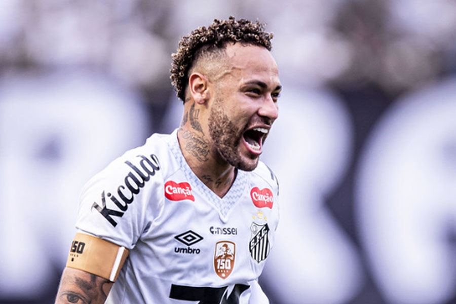 Neymar chora, dá volta olímpica e se declara: 'Meu coração é do Santos'